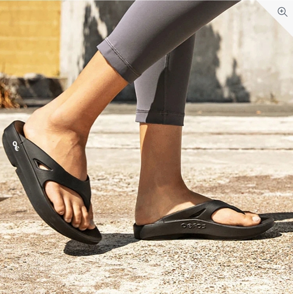 OOFOS Women's Dark Gray Black Comfort Sandals - Picture 3 of 11